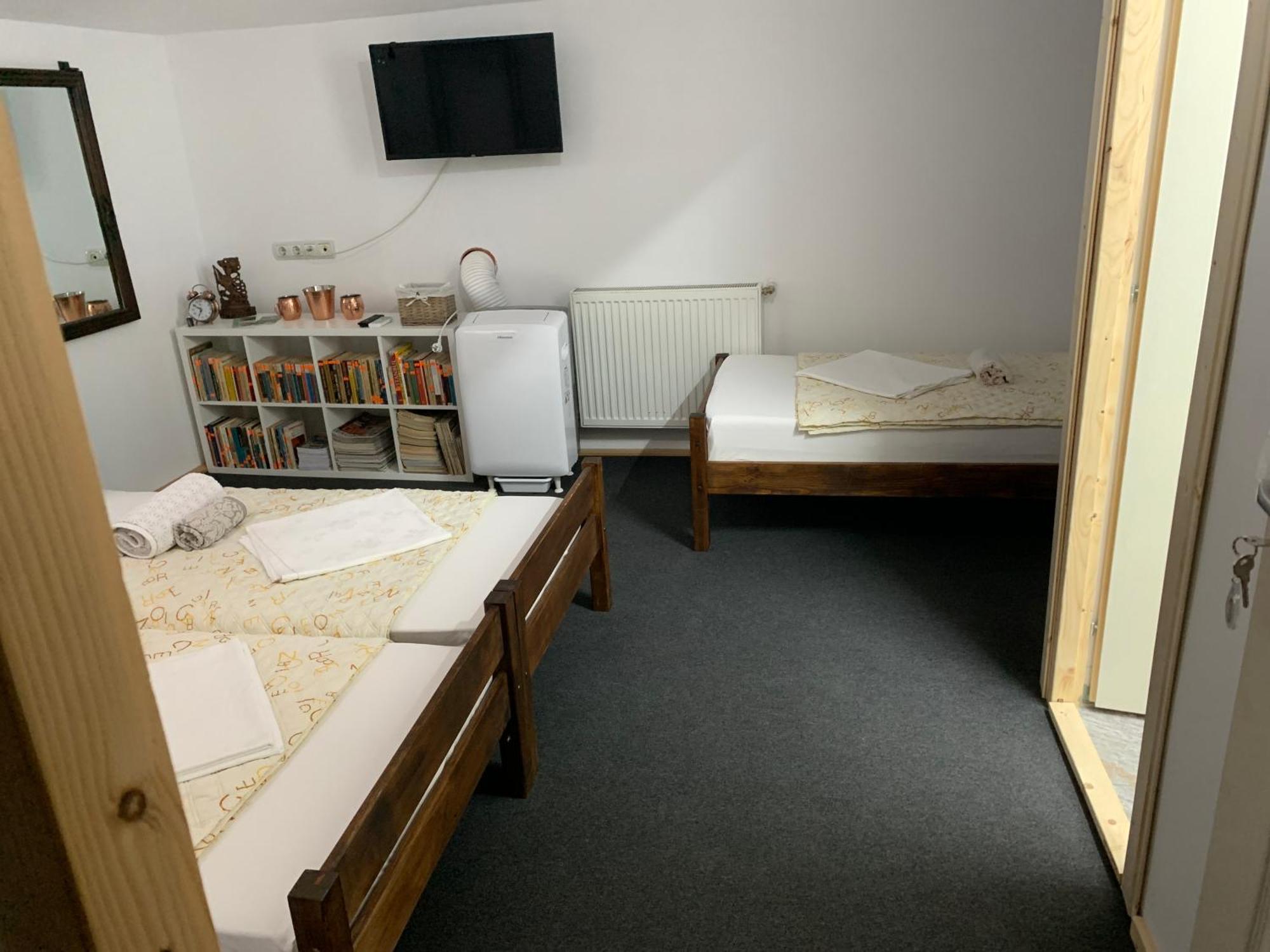 Hotel Casa Trandafirilor Tulcea Esterno foto